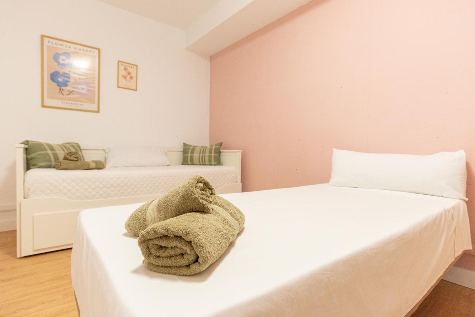 Villa Valentina - Renovated On Los Alamos Beach ตอร์เรโมลิโนส ภายนอก รูปภาพ
