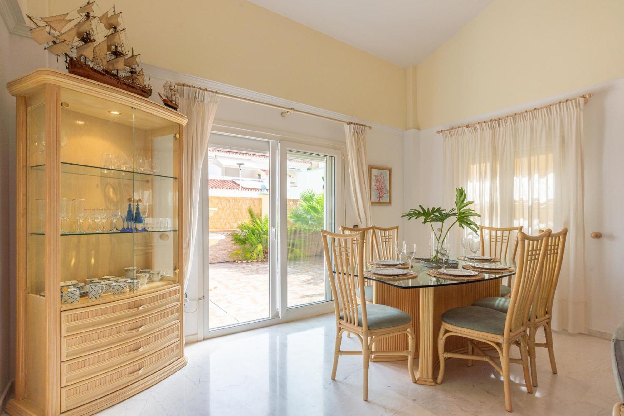 Villa Valentina - Renovated On Los Alamos Beach ตอร์เรโมลิโนส ภายนอก รูปภาพ