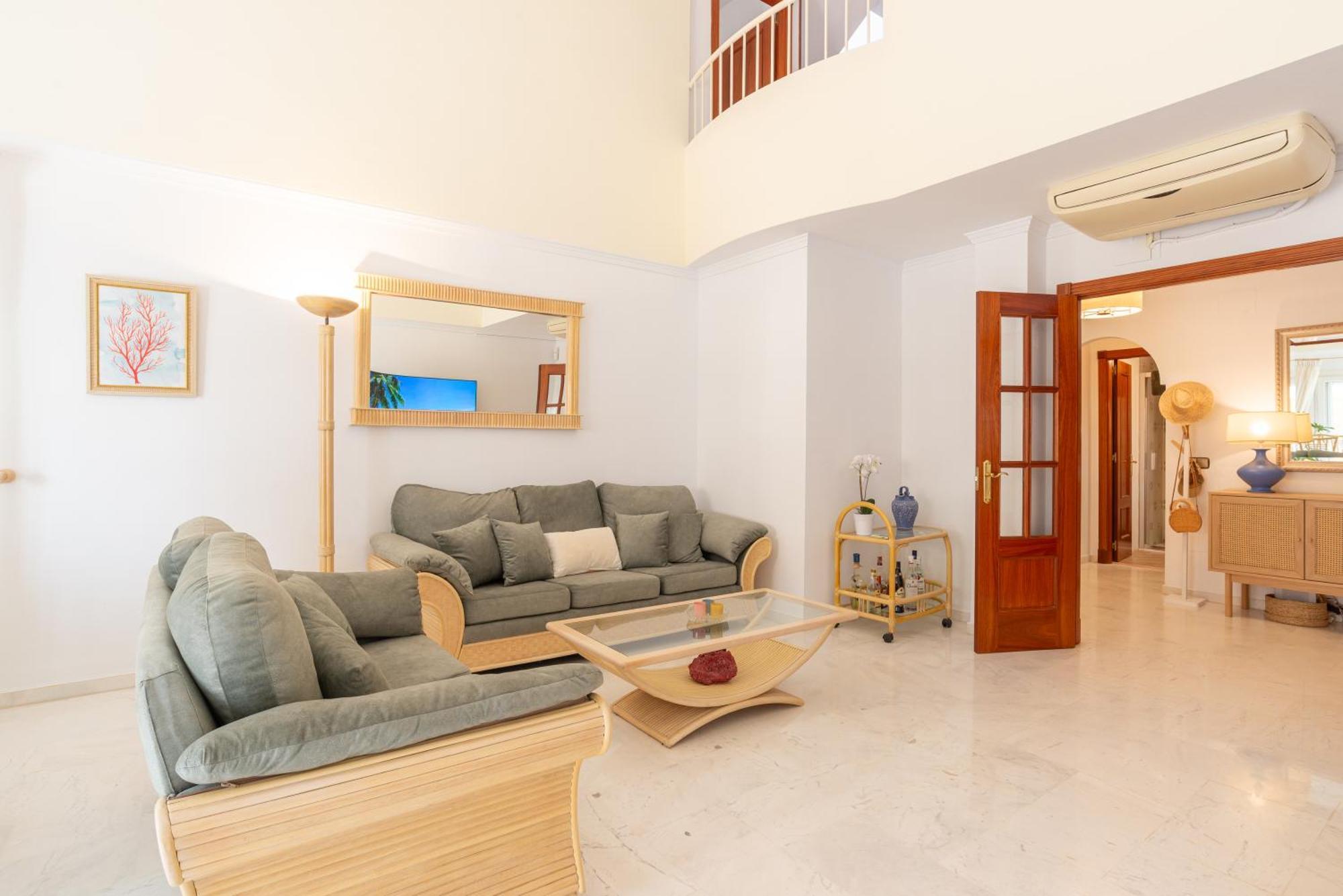 Villa Valentina - Renovated On Los Alamos Beach ตอร์เรโมลิโนส ภายนอก รูปภาพ