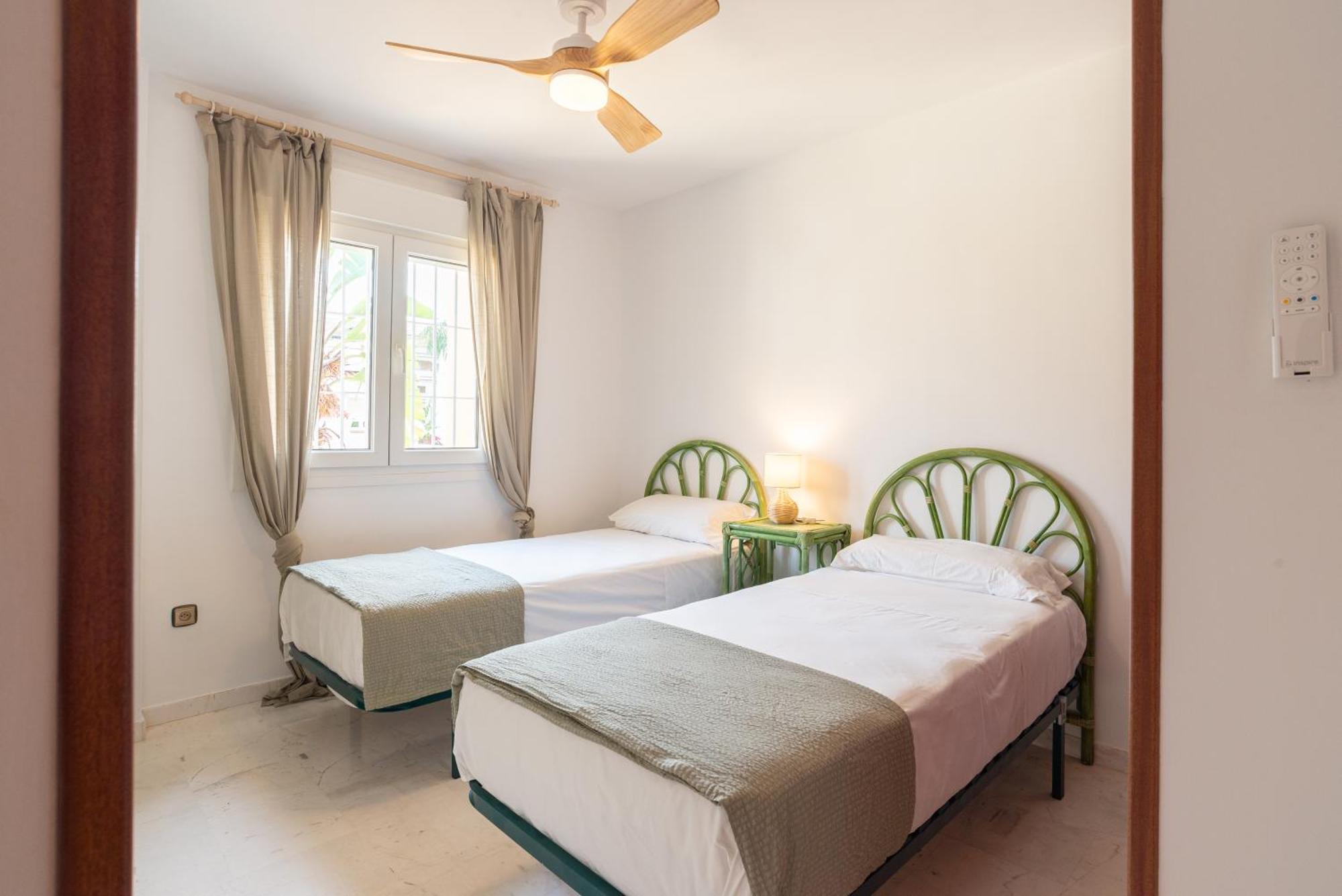 Villa Valentina - Renovated On Los Alamos Beach ตอร์เรโมลิโนส ภายนอก รูปภาพ
