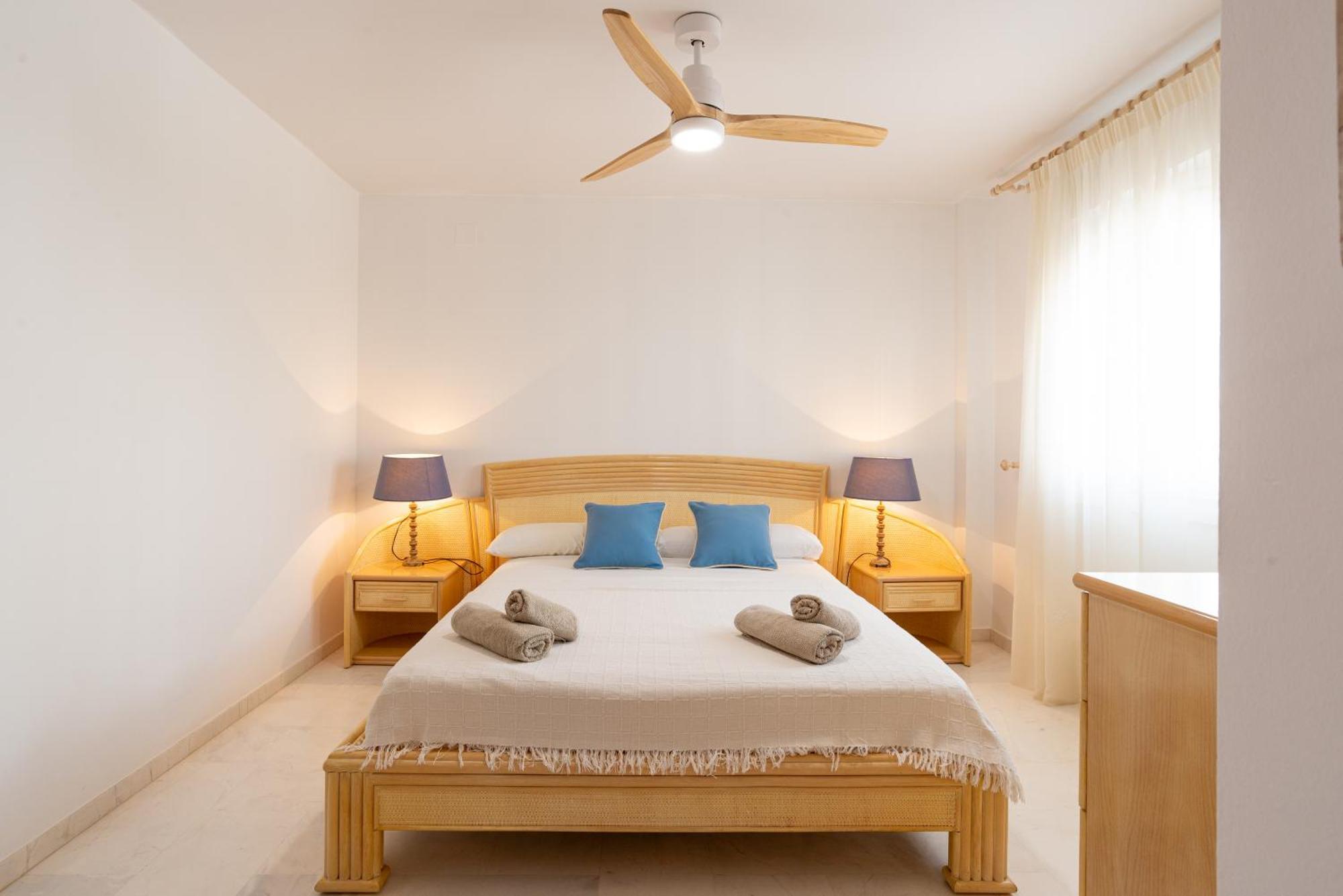 Villa Valentina - Renovated On Los Alamos Beach ตอร์เรโมลิโนส ภายนอก รูปภาพ